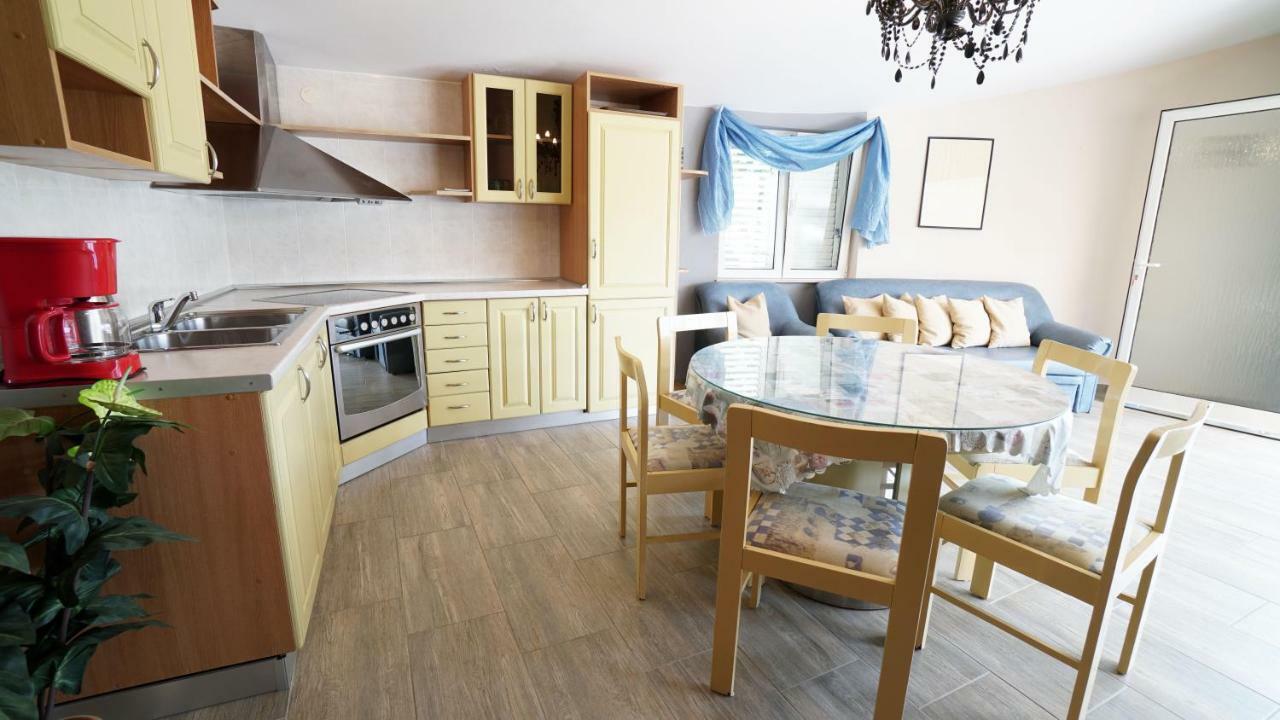 Villa Lulic Vir Eksteriør bilde